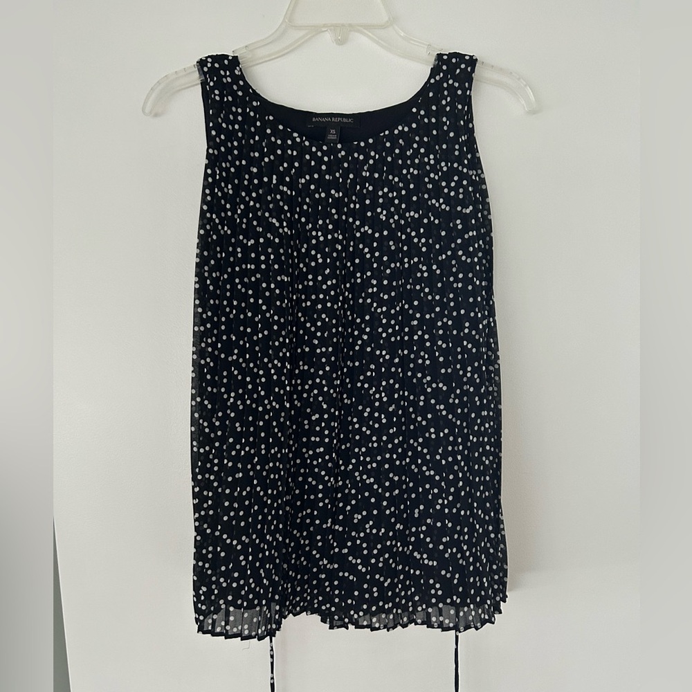 Banana Republic pleated top with tie at waist